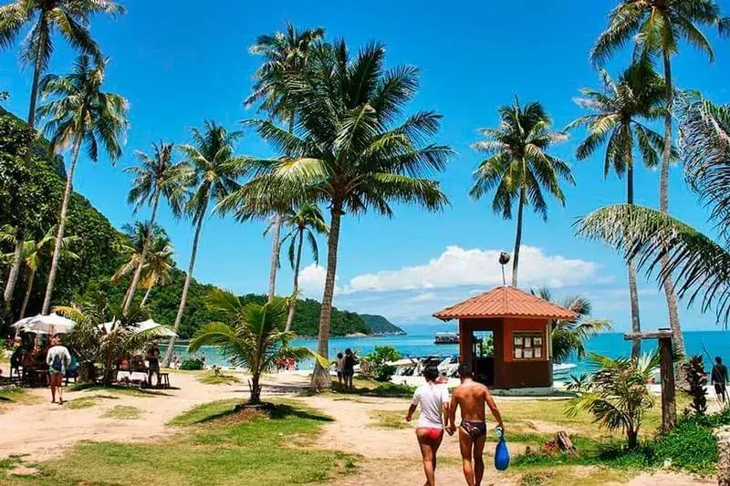 Schnorcheln über dem Korallenriff in Ang Thong