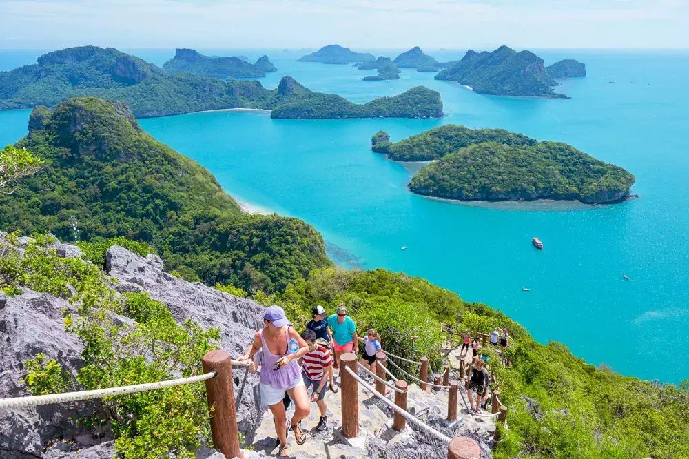Guests on the viewpoint above the islands of Ang Thong