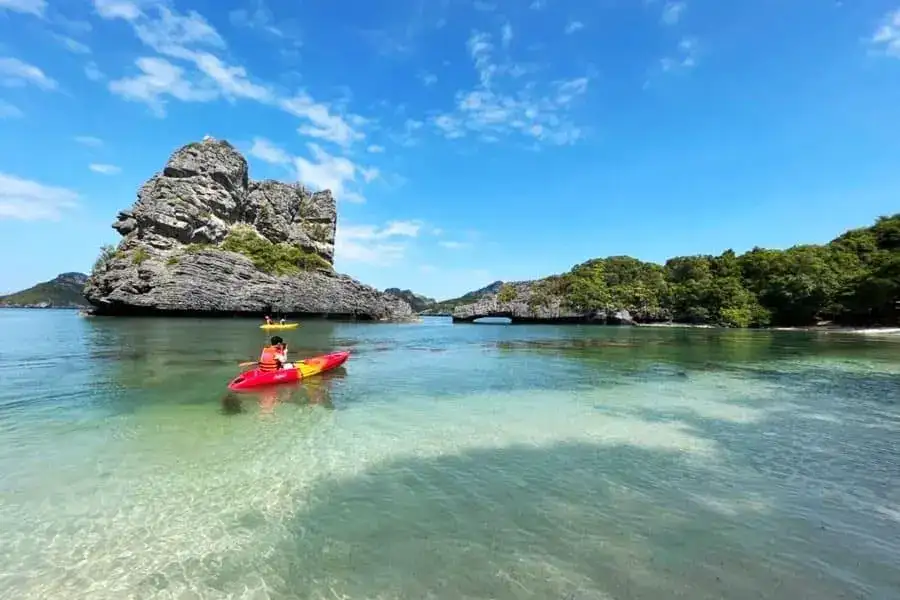 Natürlicher Felsbogen von Koh Sam Sao