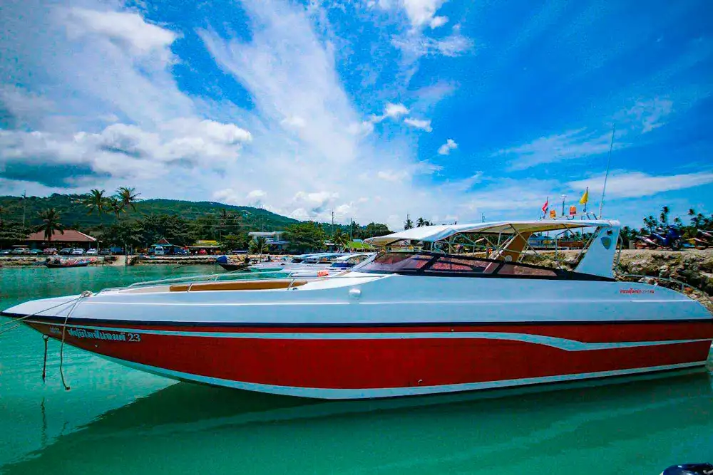 Speedboot Pearl auf dem Meer