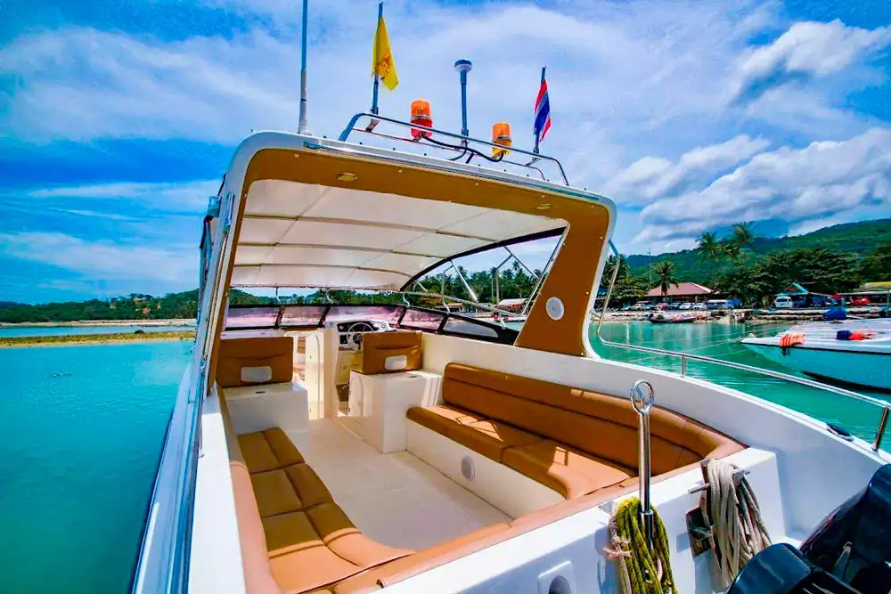 Speedboot Pearl in Strandnähe